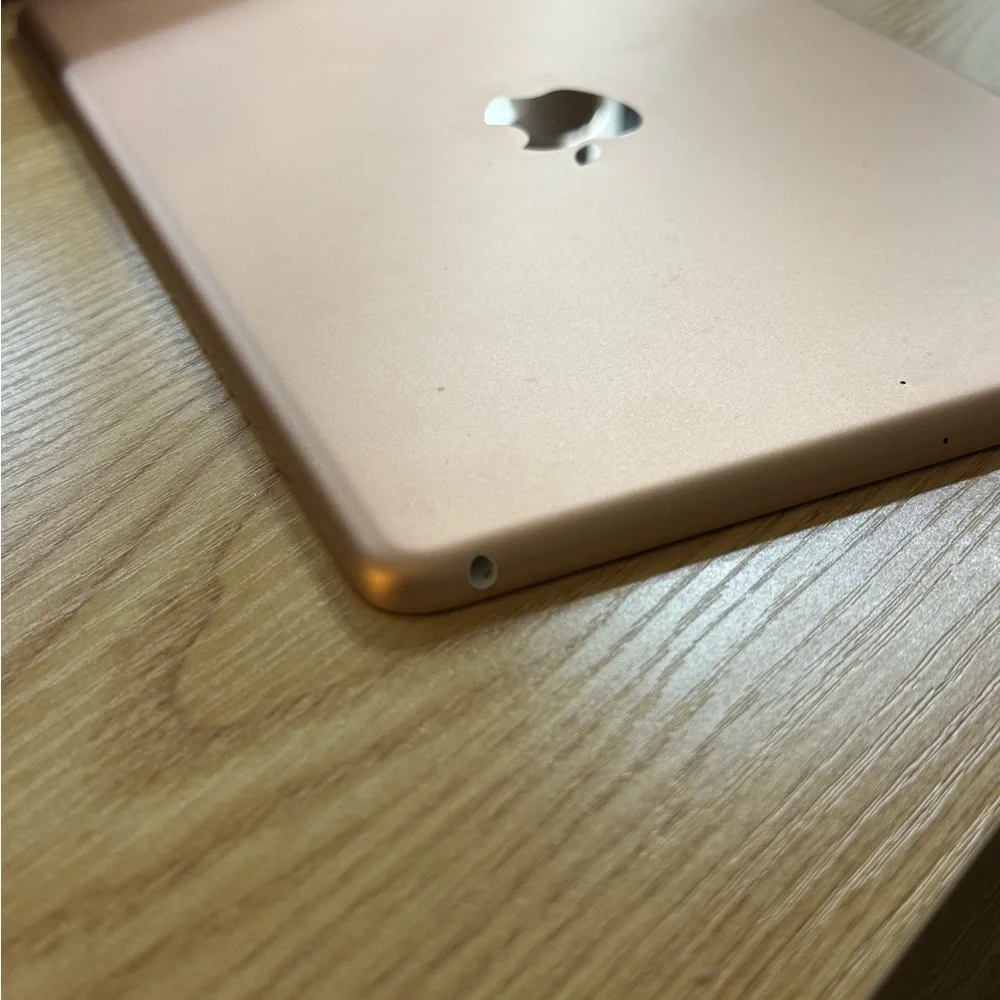 IPad 6th generation in rose gold 128GB